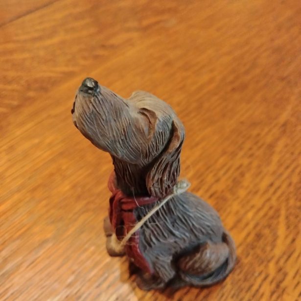 Sarah's Attic #2684 "Singing Dog"