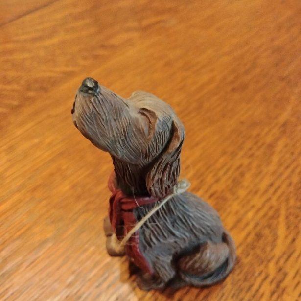 Sarah's Attic #2684 "Singing Dog"