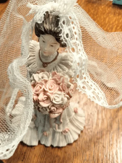 Maud Humphrey Figurine 916048 "A Dream Come True"